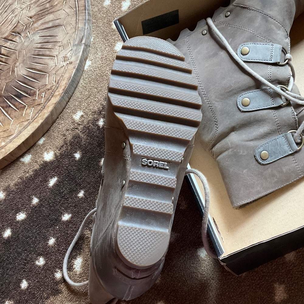 Sorel Women's Taupe Lace-Up Boots with Rugged Sole - Picture 4 of 4